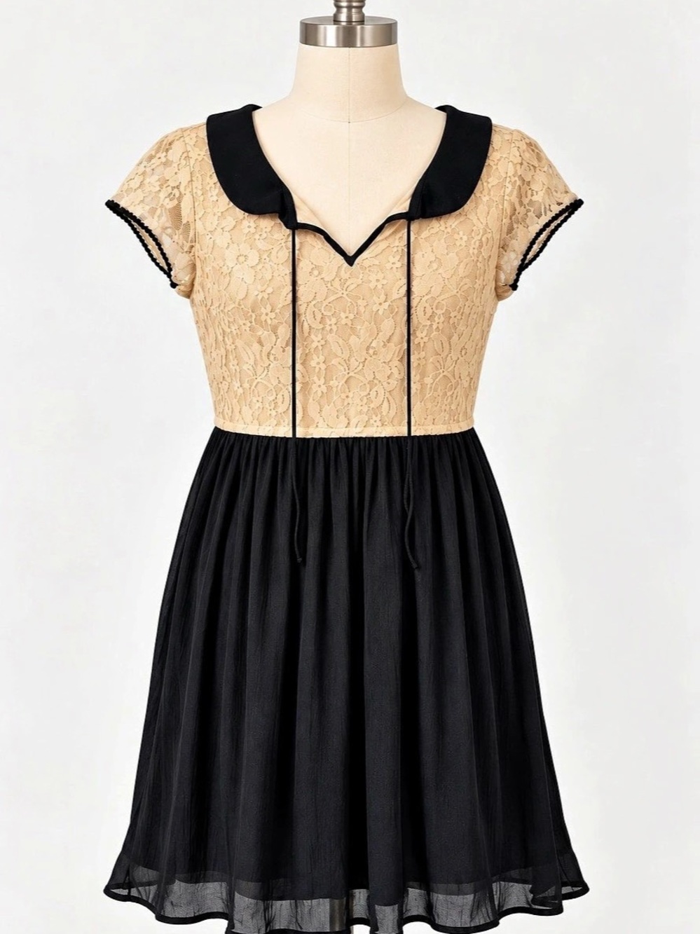 American Eagle Size 0 Beige Lace Black Fit & Flare Dress